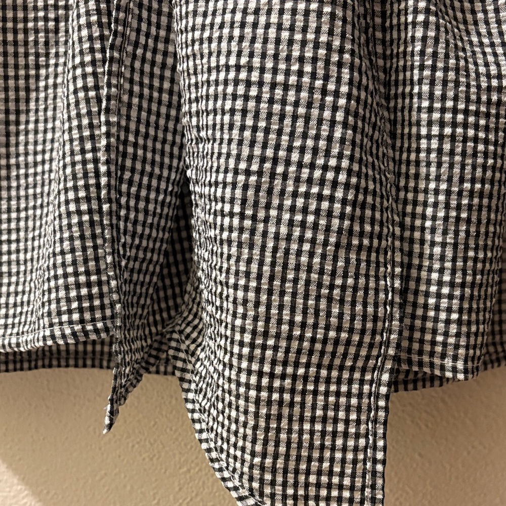 Gingham Ruffle Tie-Front Sleeveless Top - Black & White size small - Picture 4 of 9